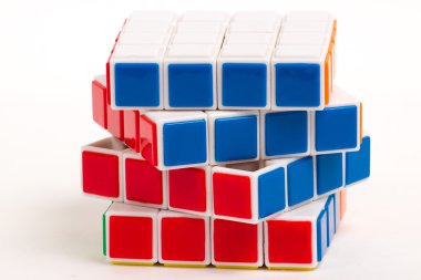 Renkli Rubiks küp