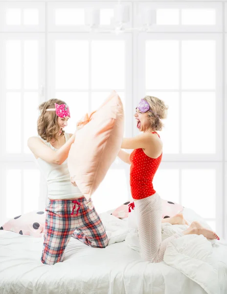 Fight on the pillows. — Stock Photo, Image