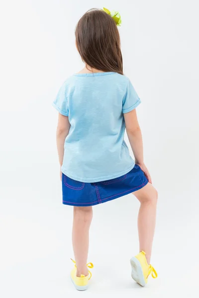 Blauw t-shirt kind kind kleren terug. — Stockfoto