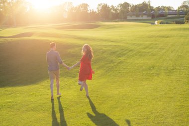 Doğa artalanda çalışır Yetişkin