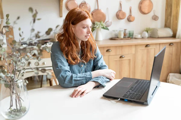 Beauty Food Blogger Red Haired Young Girl Creating Social Media — Stock Photo, Image