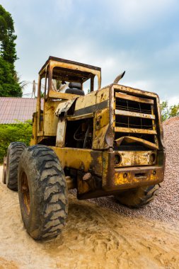 Paslı eski traktör şirin emekli