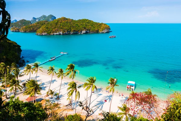 Spiaggia estiva dell'isola — Foto Stock