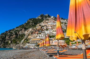 Positano Beach güneşli yaz saati