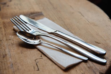 Çatal bıçak takımı ahşap tablo kümesi