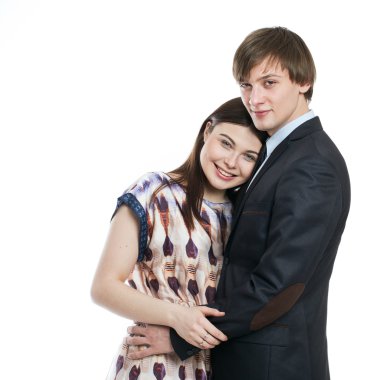 Genç çift beyaz arka plan kucaklayan izole