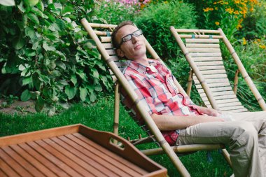 Adam sakin ol açık