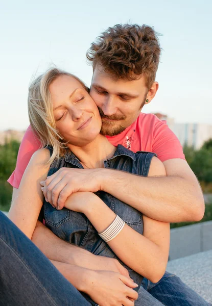 Pretty couple embrace outdoor. — Stock Photo, Image