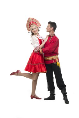 Rus geleneksel kostümleri dansçılar çift, dans poz kucaklayan . 
