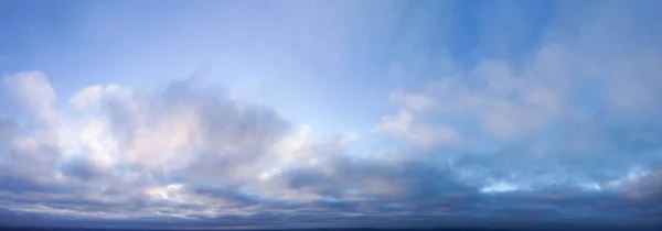 Panorama Sonnenaufgang Wolkenverhangenen Himmel — Stockfoto