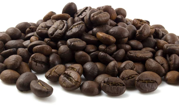 Mucchio Chicchi Caffè Arabica Fritta Isolata Fondo Bianco — Foto Stock