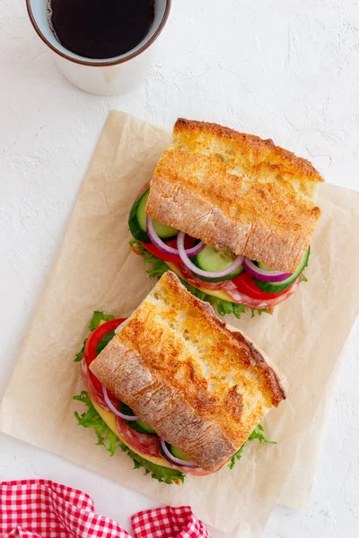 Sandwich Sausage Cheese Green Salad Tomatoes Cucumbers Onions Fast Food — Stock Photo, Image