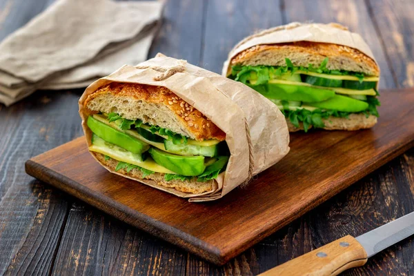 Sandwiches Green Salad Avocado Cucumber Cheese Healthy Eating Vegetarian Food — Stock Photo, Image