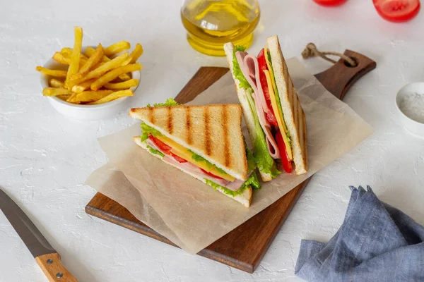 Sandwich Con Jamón Ensalada Tomate Queso Cocina Americana Comida Rápida — Foto de Stock