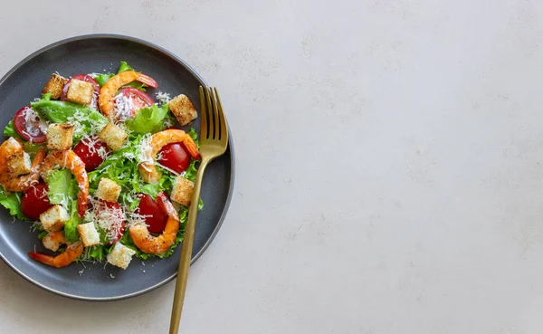 Salada Caesar Com Camarões Alimentação Saudável Receitas Dieta — Fotografia de Stock
