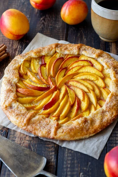 Galette Pastel Abierto Con Melocotones Horneando Comida Vegetariana — Foto de Stock