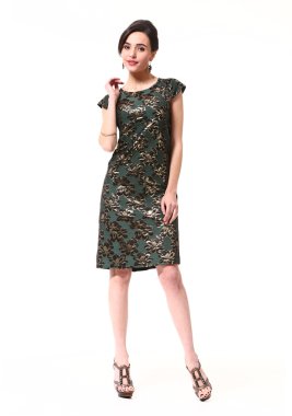  Asya iş yürütme kadın üzerinde beyaz izole