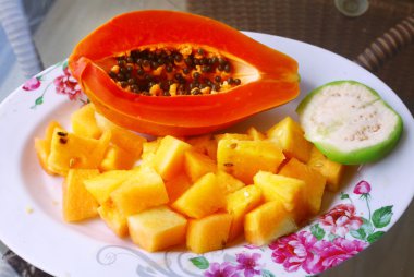 Sarı karpuz, guava, papaya tohumları ile