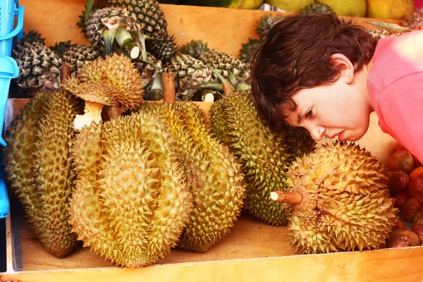 preteen boy smell durian