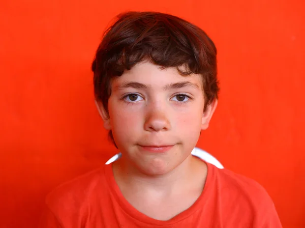 Preteen knappe jongen close-up portret — Stockfoto