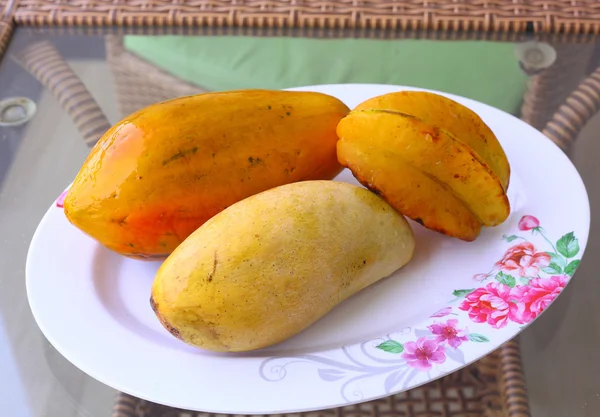 Mango stella frutta corambola e papaia — Foto Stock