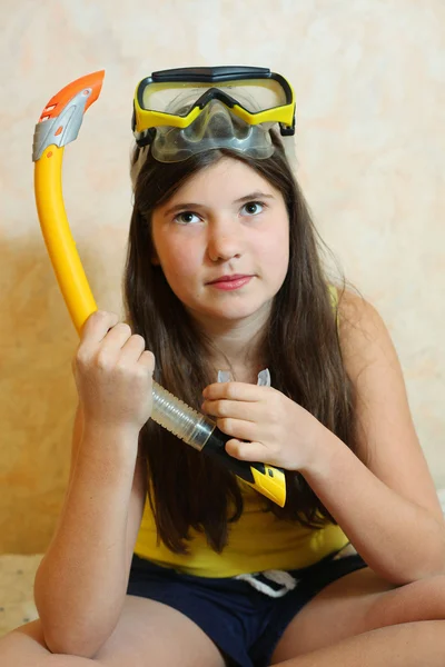 Preteen beautiful girl with snorkeling mask and tube — Stock Photo, Image