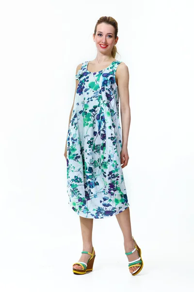 Bela mulher de negócios modelo de moda menina no vestido de verão — Fotografia de Stock