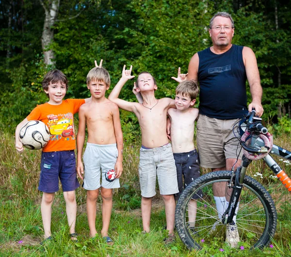 RUSSIA, MOSCOW, MAI 22, 2014: Country junior soccer team make ph — Stock Photo, Image