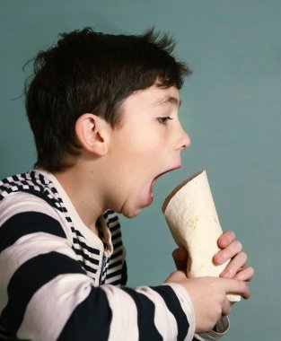 lokanta ile taşımak yakışıklı çocuk rulo 