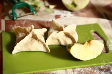 mutfak gemide çiğ börek 