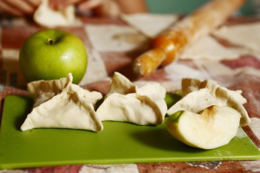 mutfak gemide çiğ börek 