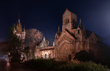 Macaristan Budapeşte, Vajdahunyad kalesinin aydınlanması, gece manzarası