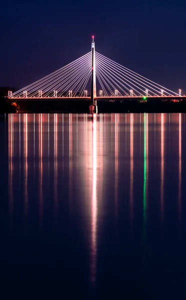 Madieri Schrägseilbrücke Budapest Abenddämmerung Brückenbeleuchtung — Stockfoto