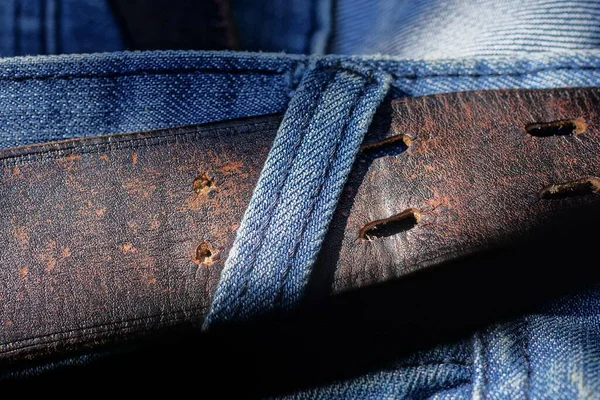 Cinto Couro Marrom Tecido Algodão Azul Calças Calça — Fotografia de Stock