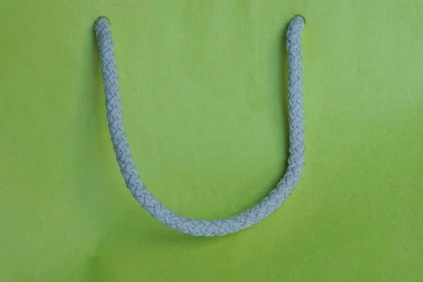 Одна Сіра Мотузка Зеленому Паперовому Мішку — стокове фото