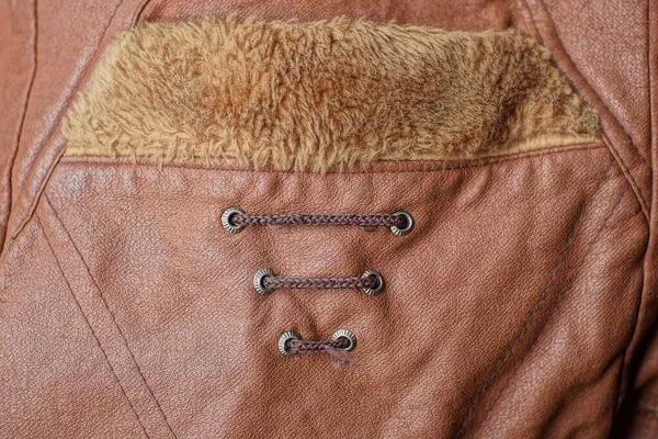 Parte Una Chaqueta Cuero Marrón Con Bolsillo Piel Cordón Decorativo —  Fotos de Stock