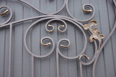 Demir duvarın kahverengi metal dokusu ve bir kalıpta dövülmüş.