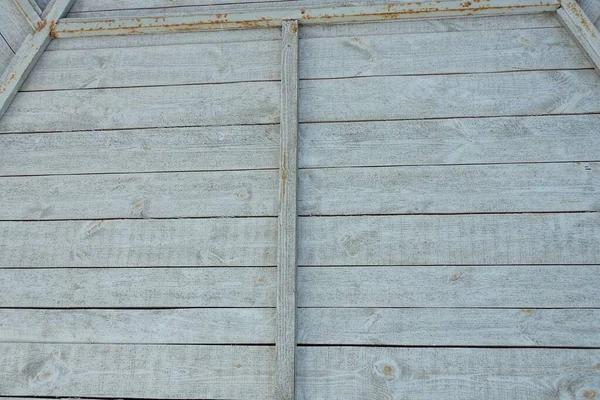 壁の乾燥した古い板の灰色の白い木の質感 — ストック写真