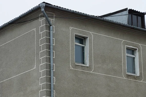 Dos Ventanas Blancas Una Pared Hormigón Gris Edificio Calle — Foto de Stock