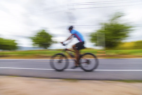 Rozmazání pohybem cyklistiky — Stock fotografie