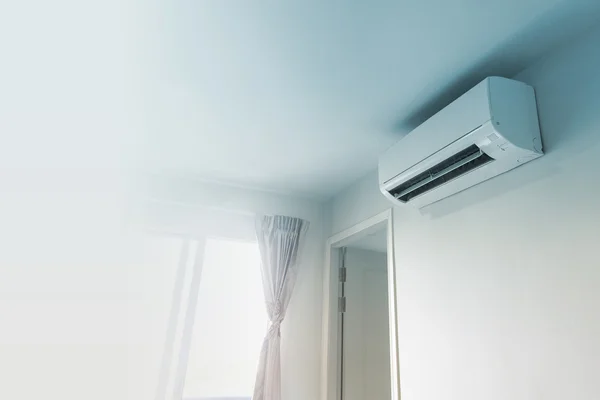 Airconditioner op muur achtergrond — Stockfoto