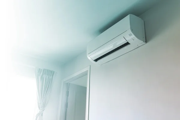 Airconditioner op muur achtergrond — Stockfoto