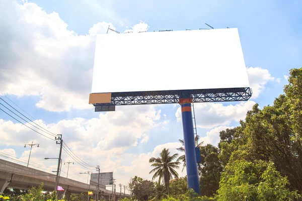 Duże puste billboardzie — Zdjęcie stockowe