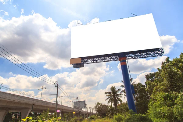 Velké prázdné venkovní Billboard — Stock fotografie