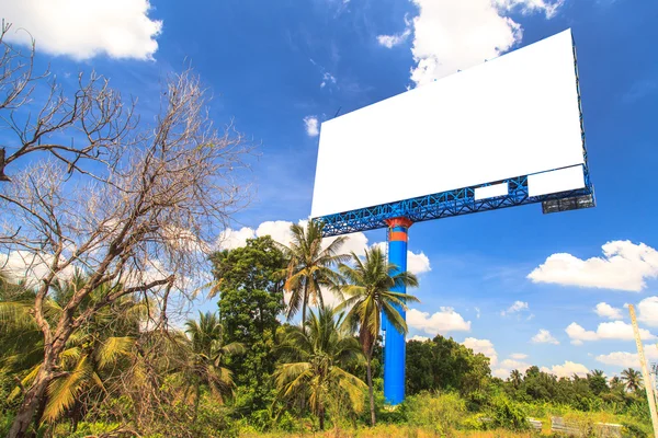 Velké prázdné venkovní Billboard — Stock fotografie