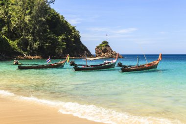 Geleneksel Tay longtail tekne ünlü güneşli Long Beach