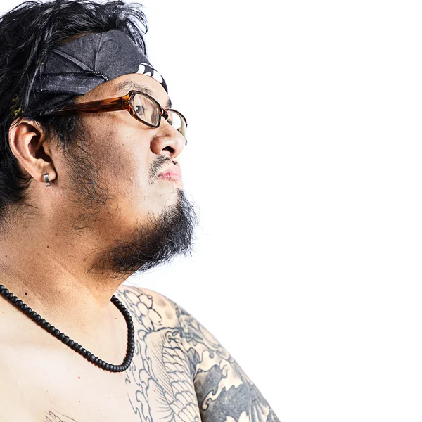 Miehet, joilla on tatuointeja — kuvapankkivalokuva
