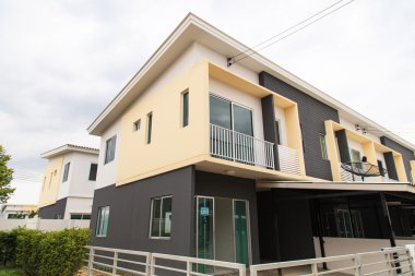 Tounhouse 
