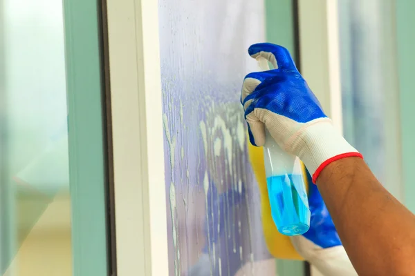 Glass cleaning — Stock Photo, Image