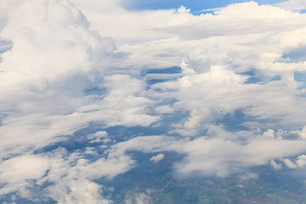 Nuvens e céu — Fotografia de Stock